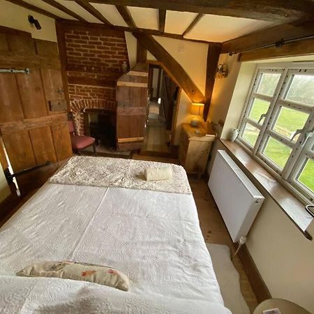 A Newly Renovated, Cosy Escape In The Beautiful Shepherd'S Cottage Dereham Exterior foto
