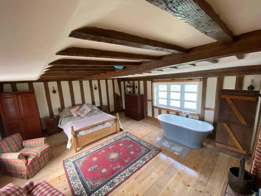 A Newly Renovated, Cosy Escape In The Beautiful Shepherd'S Cottage Dereham Exterior foto
